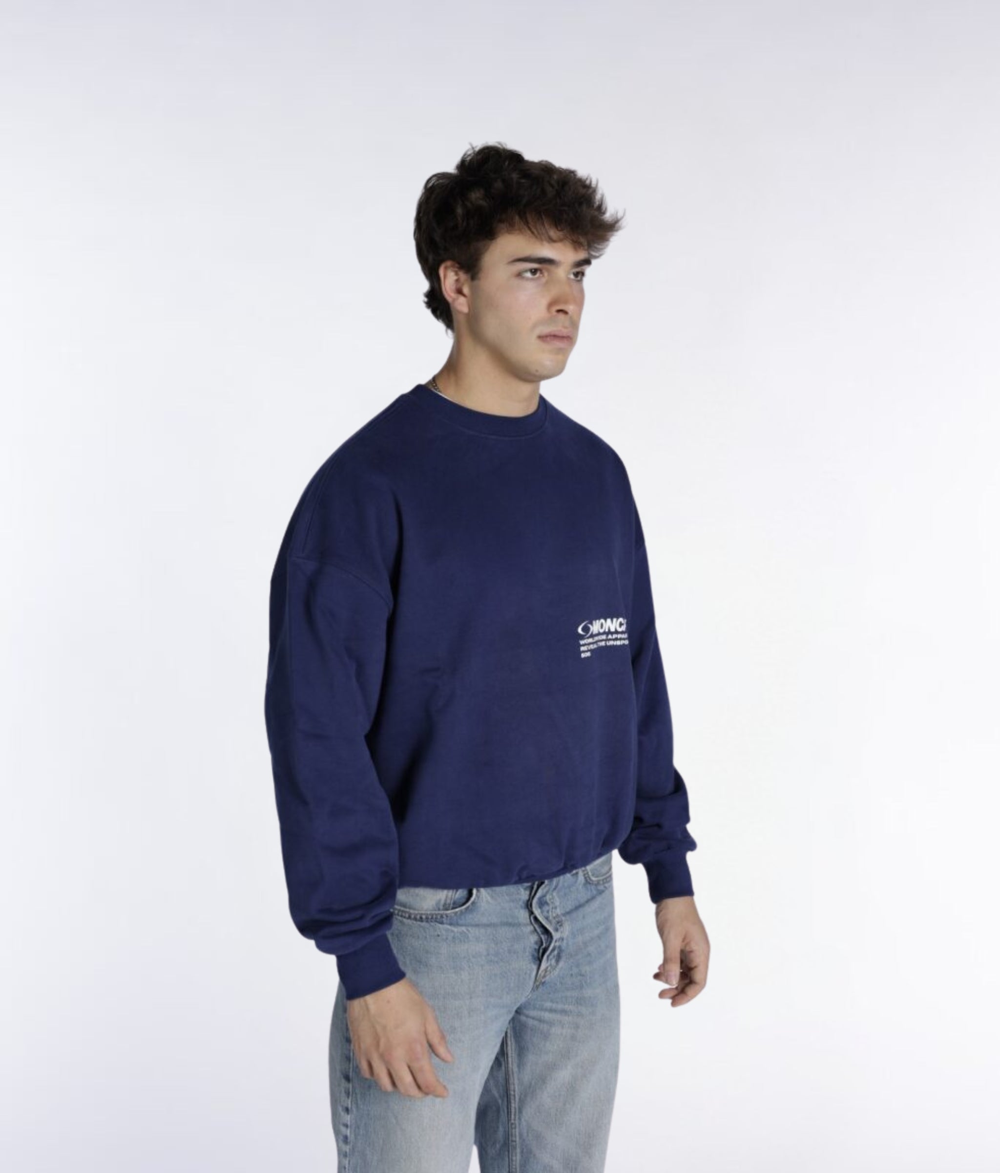 TIMELESS NAVY BLUE SWEATSHIRT