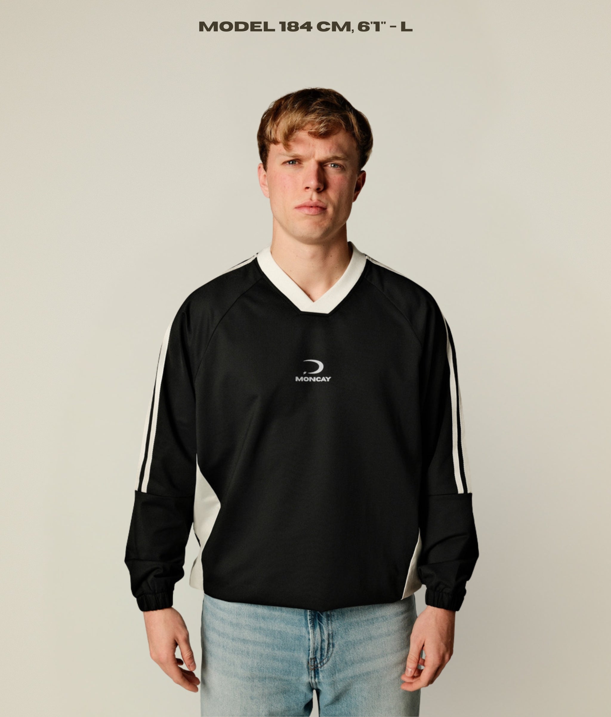 UNCHANGED BLACK V-NECK LONG SLEEVE