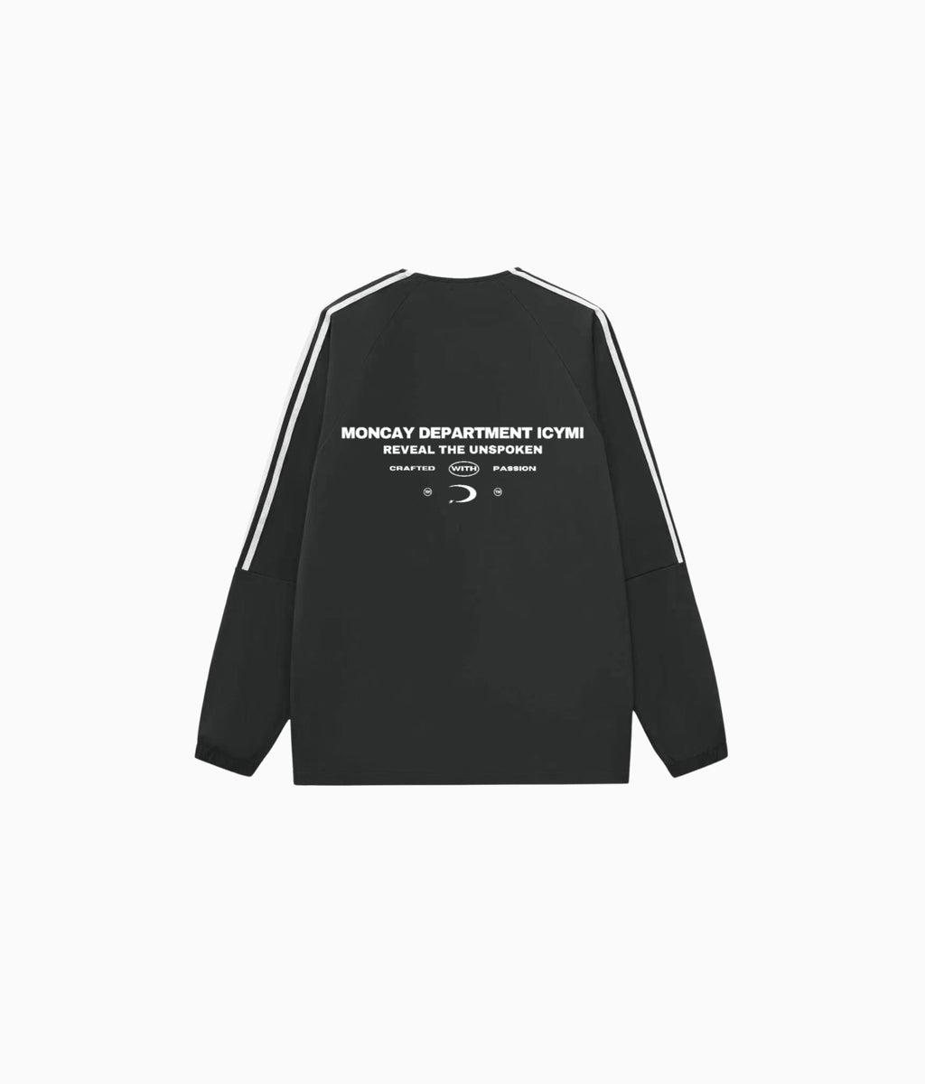 UNCHANGED BLACK V-NECK LONG SLEEVE